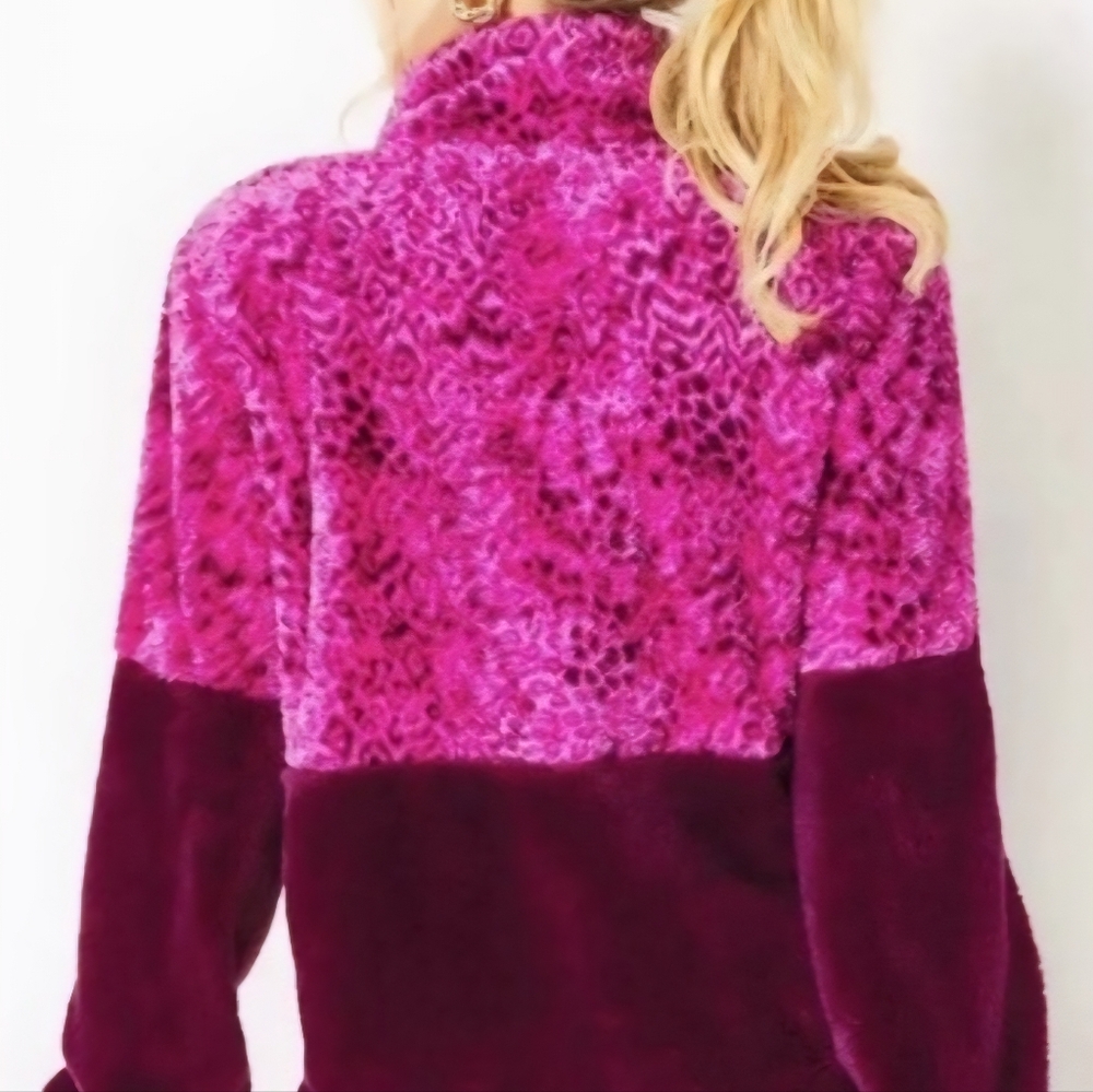NWOT Lilly Pulitzer Size XXL sherpa Keala Popover in Amarena Cherry Pattern Play - Picture 3 of 9